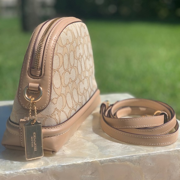 🔥SALE🔥COACH CROSSBODY - Picture 2 of 5